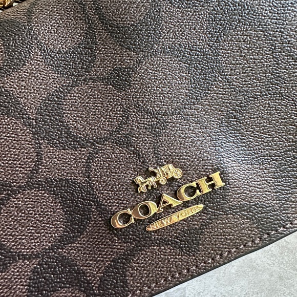 Moving Sale |
Auth Coach Klare? In signature canvas New with original dust bag - Picture 9 of 12
